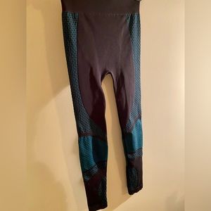 Lululemon workout leggings (green and grey)